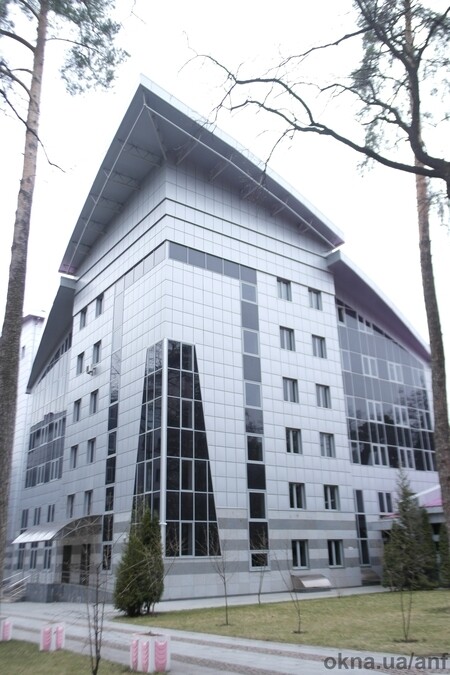 Университет Украина